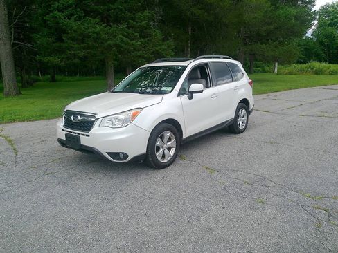 Used 2014 Subaru Forester 2.5i Limited AWD/4WD image 12