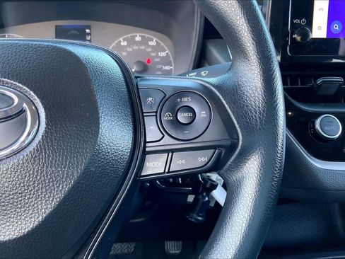 Certified 2025 Toyota Corolla LE image 23