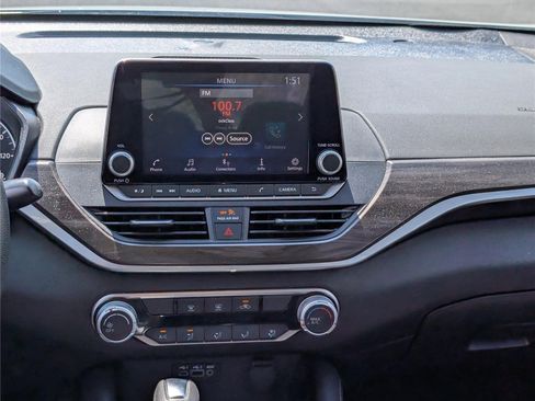 Used 2023 Nissan Altima 2.5 SV image 17