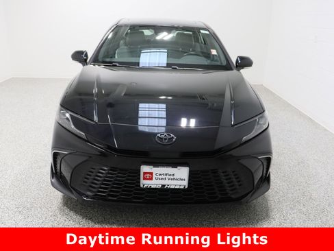 Certified 2025 Toyota Camry SE image 3