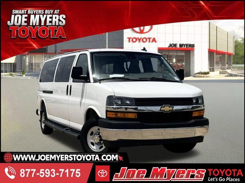 Used 2025 Chevrolet Express 3500 LT w/ LT Preferred Equipment Group RWD image 1