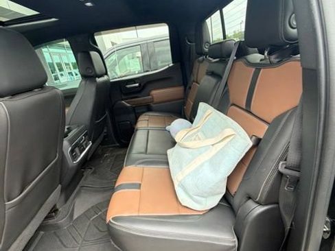 Used 2020 Chevrolet Silverado 1500 High Country w/ Technology Package AWD/4WD image 40
