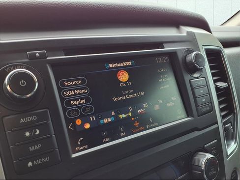 Used 2019 Nissan Titan SV w/ SV Convenience Package image 19