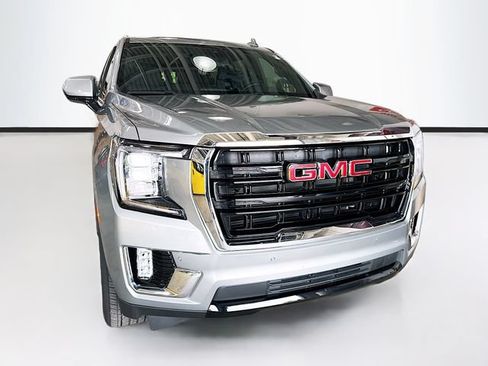Used 2023 GMC Yukon SLE w/ LPO, Floor Liner Package AWD/4WD image 3