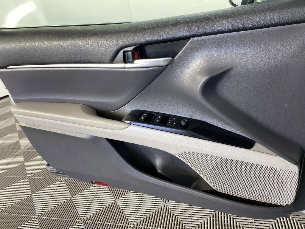 Used 2020 Toyota Camry LE w/ Sunroof Package FWD image 24