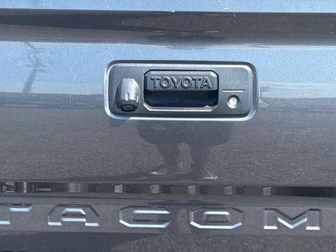 Used 2019 Toyota Tacoma TRD Off-Road AWD/4WD image 47
