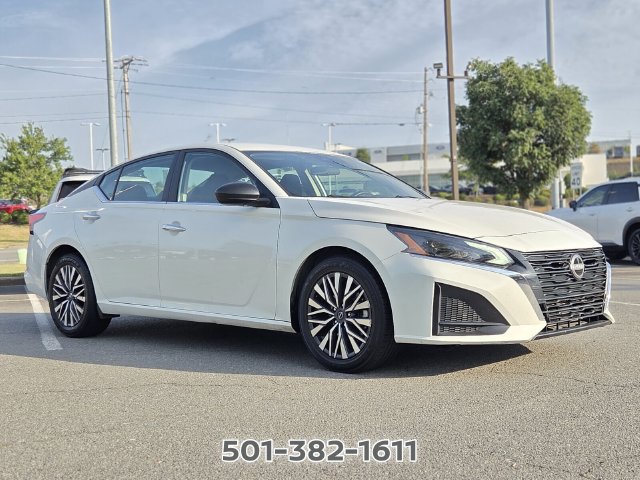 Used 2025 Nissan Altima 2.5 SV FWD image 4