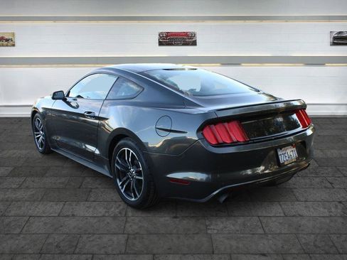 Used 2017 Ford Mustang Coupe RWD image 5