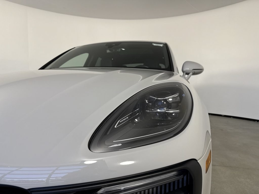 Certified 2024 Porsche Macan S w/ Premium Plus Package AWD/4WD image 11