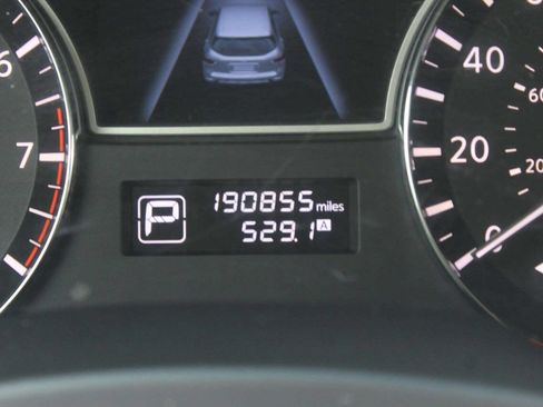 Used 2014 Nissan Pathfinder SL image 8