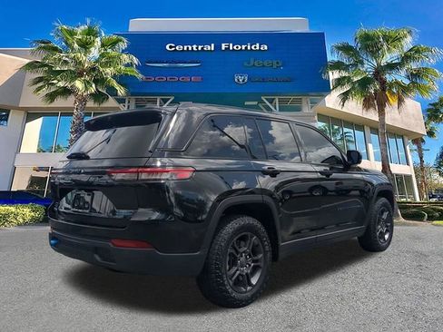 Certified 2025 Jeep Grand Cherokee Trailhawk w/ Advanced Protech Group II AWD/4WD image 5