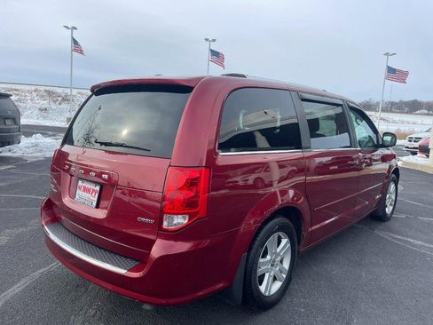 Used 2011 Dodge Grand Caravan Crew image 3