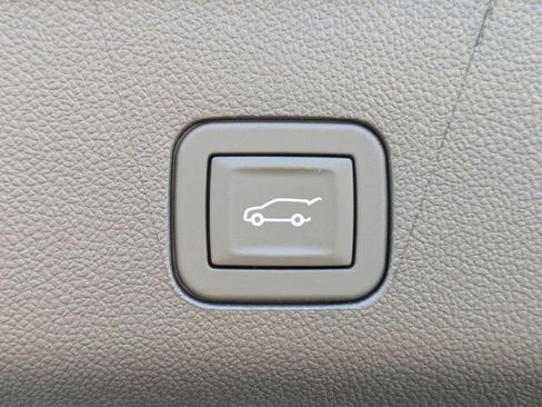 New 2026 Chevrolet Suburban High Country image 36