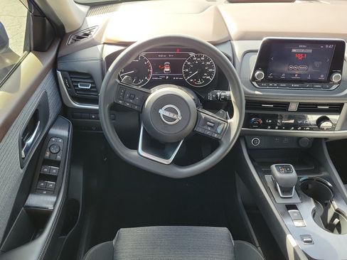 Certified 2023 Nissan Rogue SV FWD image 15