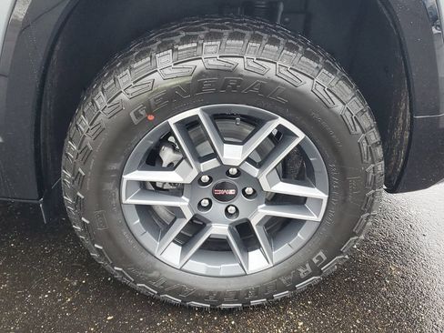 New 2026 GMC Terrain AT4 w/ LPO, Black Badging Package AWD/4WD image 6