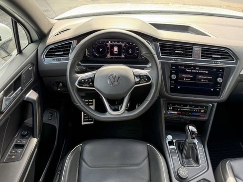 Used 2022 Volkswagen Tiguan SEL R-Line AWD/4WD image 17