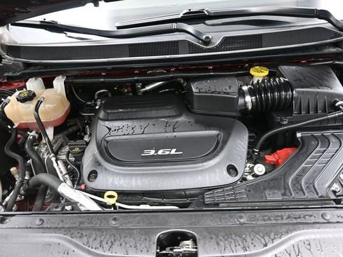 Used 2017 Chrysler Pacifica Touring w/ Tire & Wheel Group image 30