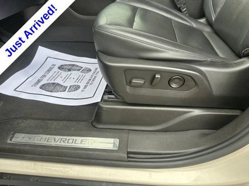 Used 2021 Chevrolet Suburban Z71 AWD/4WD image 17