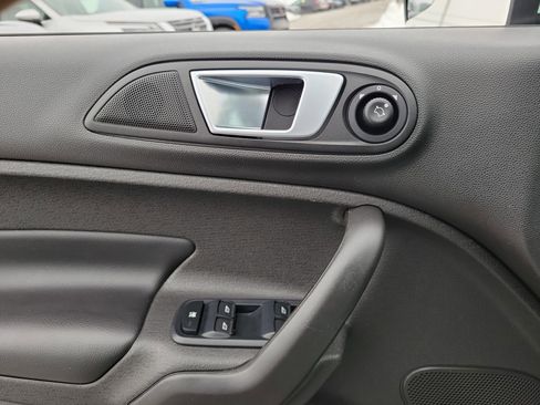 Used 2017 Ford Fiesta Titanium image 17