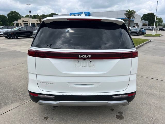 Used 2024 Kia Carnival EX FWD image 5