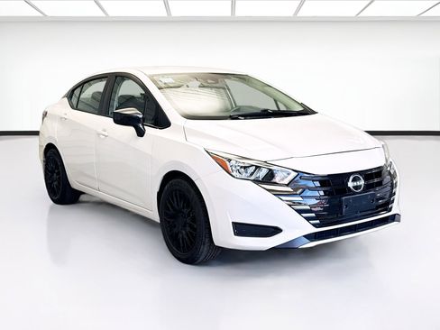 Used 2024 Nissan Versa SV w/ Trunk Package image 3