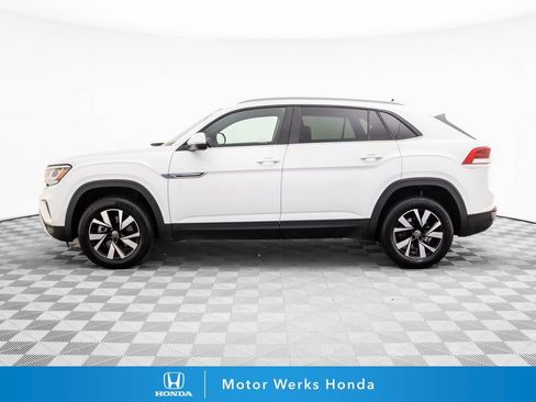 Used 2021 Volkswagen Atlas Cross Sport SE image 2