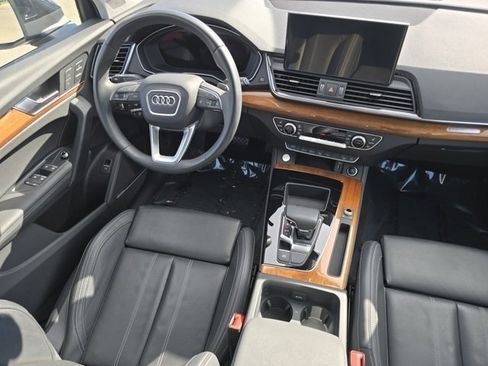 Used 2023 Audi Q5 2.0T Prestige w/ Prestige Package image 40
