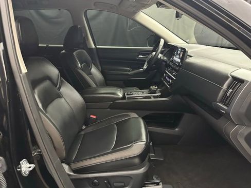 Used 2024 Nissan Pathfinder SL AWD/4WD image 15