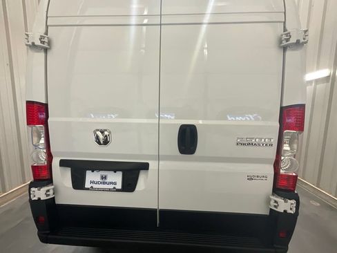 Used 2026 RAM ProMaster 2500 w/ Convenience Group FWD image 19