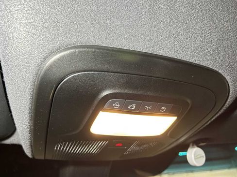 Used 2025 Mercedes-Benz Sprinter 2500 image 30