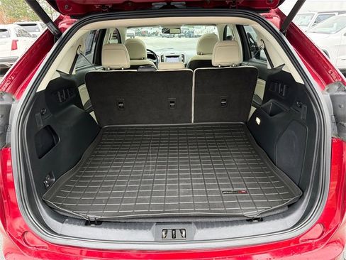 Used 2019 Ford Edge Titanium image 18