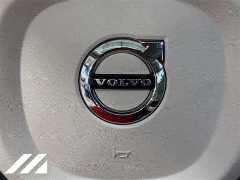 Used 2022 Volvo XC60 B6 Inscription w/ Advanced Package image 35