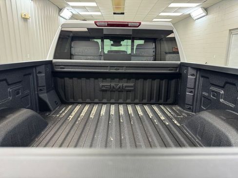 New 2026 GMC Sierra 1500 SLE w/ Preferred Package AWD/4WD image 24