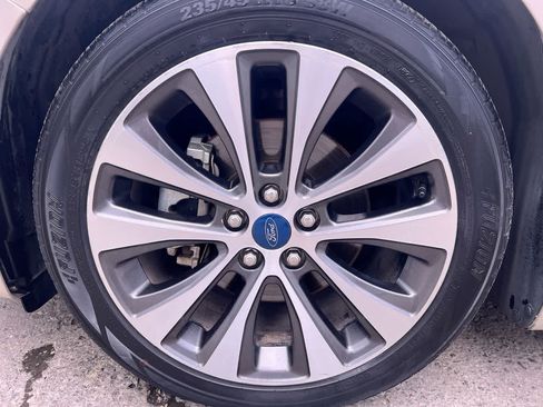 Used 2019 Ford Fusion SE AWD/4WD image 10