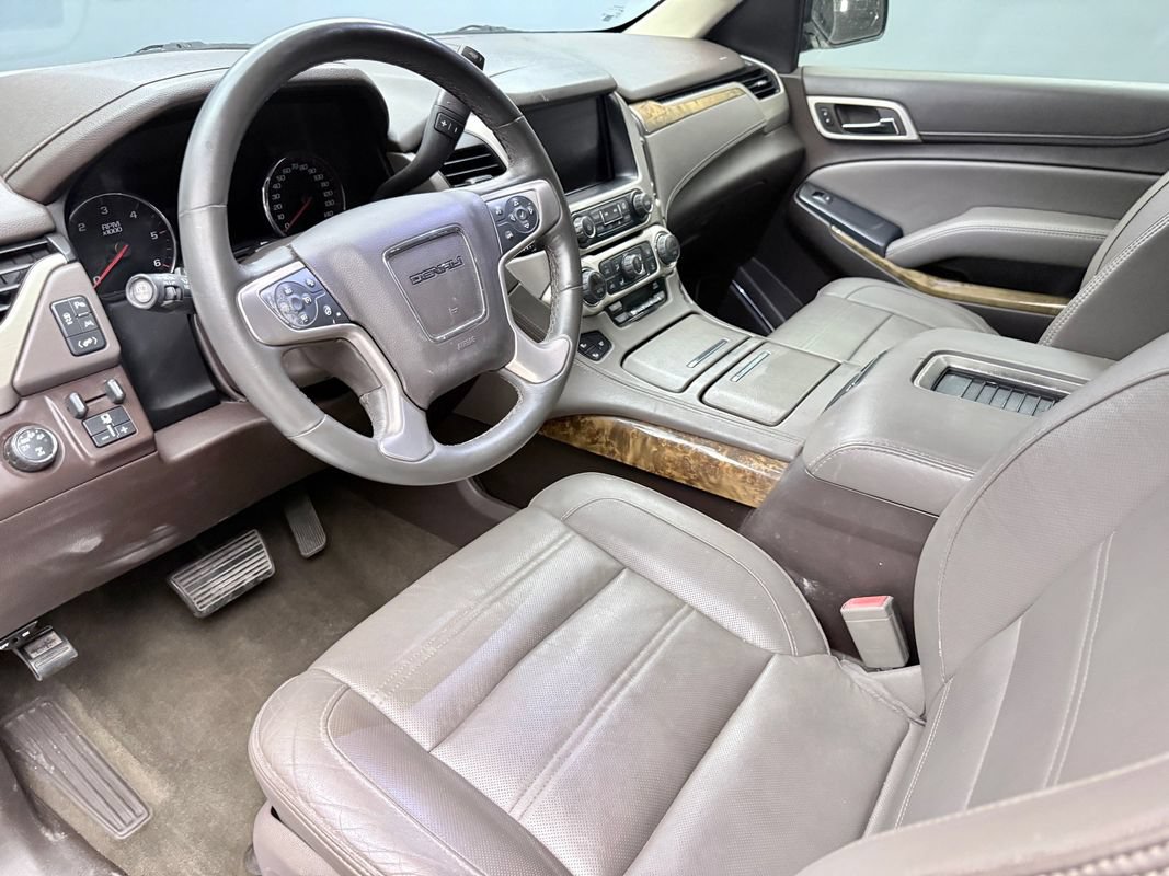 Used 2016 GMC Yukon XL Denali AWD/4WD image 9