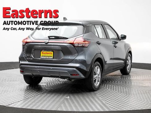 Used 2023 Nissan Kicks S FWD image 5