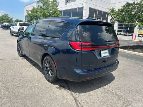 Used 2022 Chrysler Pacifica Touring-L w/ S Appearance Package FWD image 5