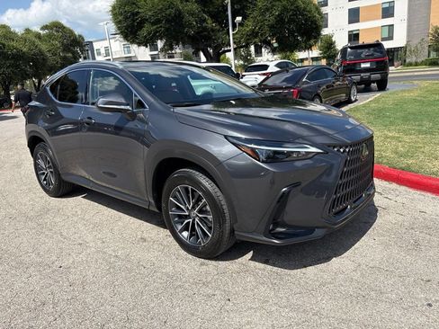 Certified 2025 Lexus NX 250 FWD w/ Accessory Package (Z1) image 7
