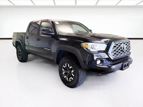 Used 2021 Toyota Tacoma TRD Off-Road w/ Technology Package AWD/4WD image 3