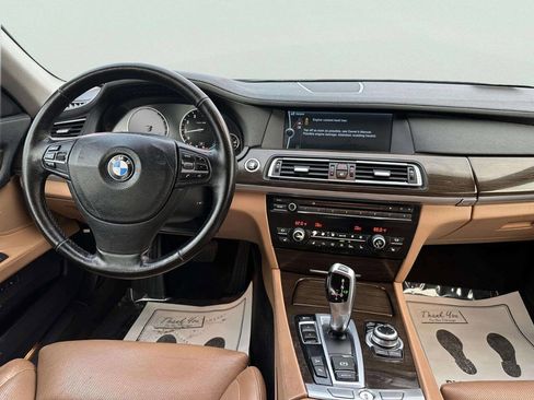 Used 2011 BMW 750i xDrive image 18
