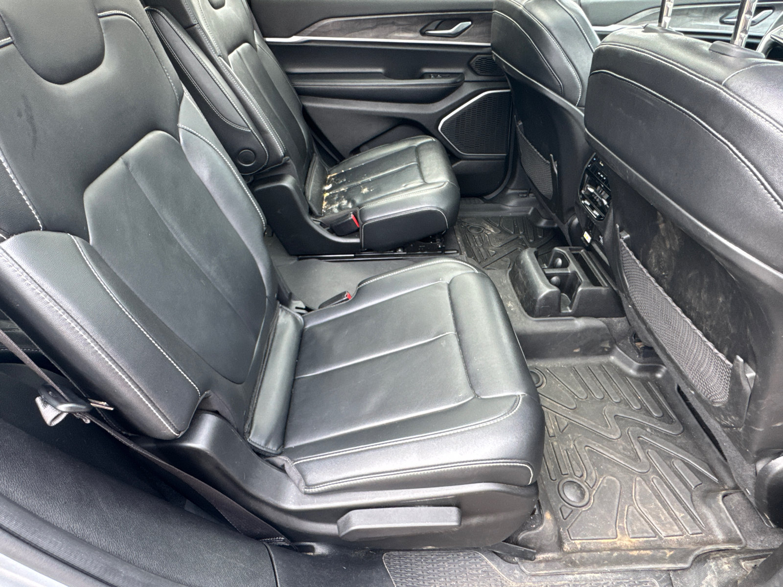 Used 2022 Jeep Grand Cherokee L Limited AWD/4WD image 19