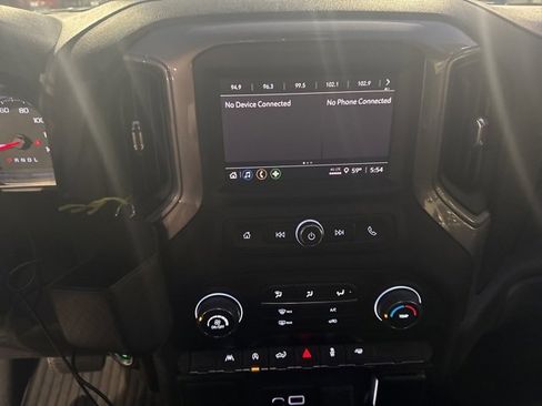 Used 2022 Chevrolet Silverado 1500 Custom image 4