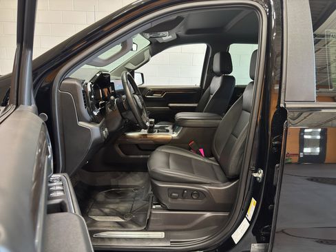 Used 2024 Chevrolet Silverado 1500 RST w/ Rally Edition AWD/4WD image 16