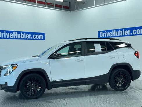 Used 2024 GMC Terrain SLE w/ Driver Convenience Package FWD image 7