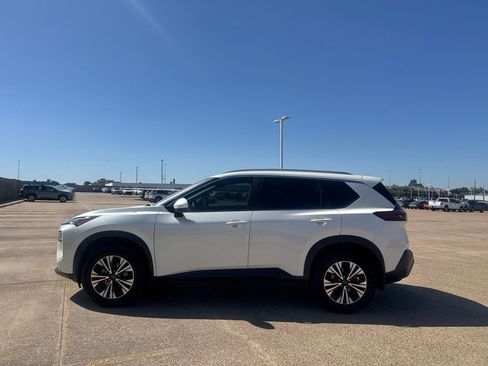 Used 2023 Nissan Rogue SV w/ SV Premium B Package FWD image 12