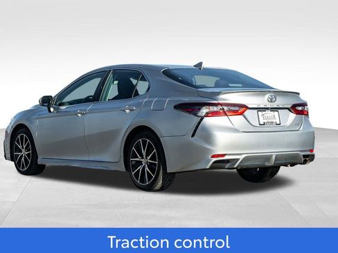 Used 2024 Toyota Camry SE image 5