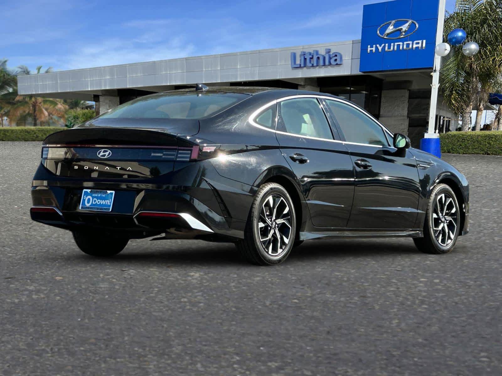 Used 2025 Hyundai Sonata SEL FWD image 3