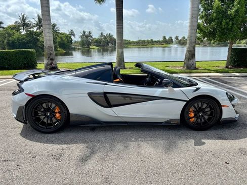 Used 2020 McLaren 600LT Spider RWD image 6