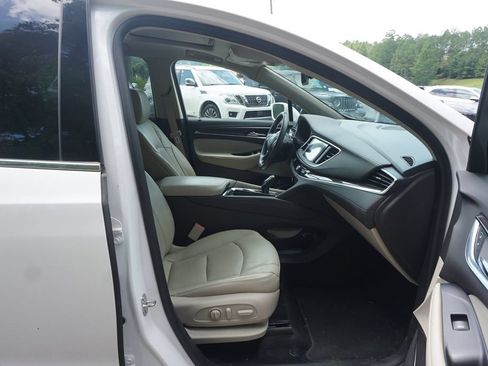 Used 2018 Buick Enclave Premium w/ Experience Buick Package FWD image 18