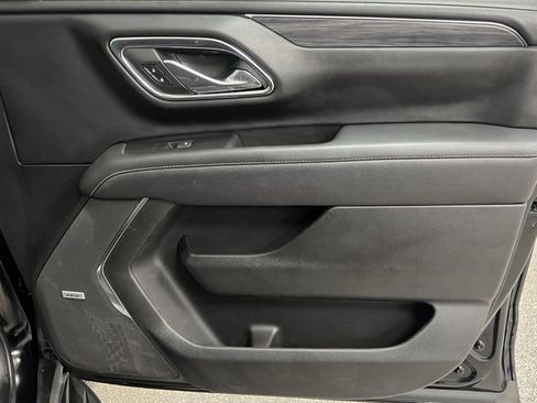 Used 2023 GMC Yukon XL SLT image 54